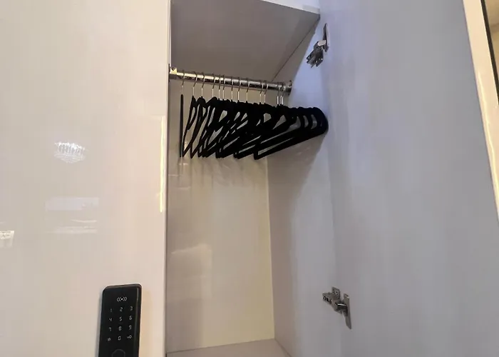 Apartahotel Edna Premier - Affordable Luxury In Mandaluyong 4*